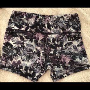 FLEO Dark Botanical Power High Rise